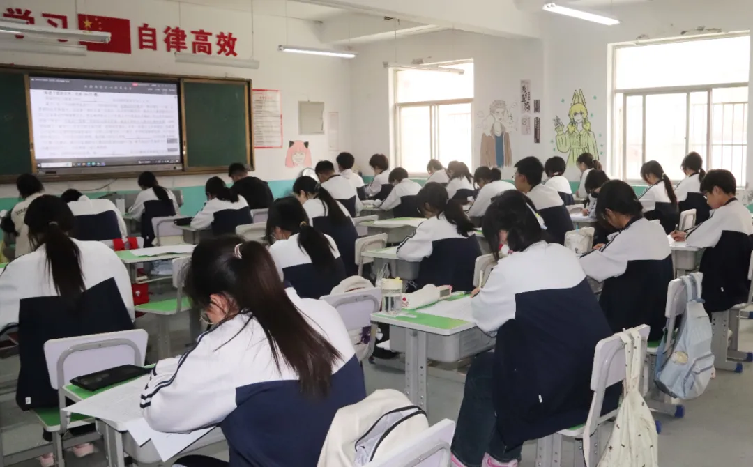 西安东方职业高级中学2024-2025第二学期期中考试纪实